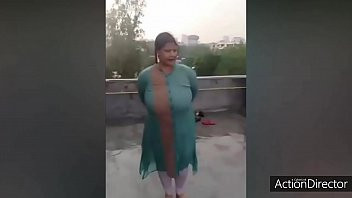 Play Desi big titty aunty