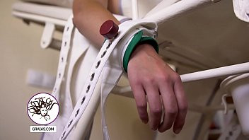 Play Pussy torture in Dr Lomp’s clinic