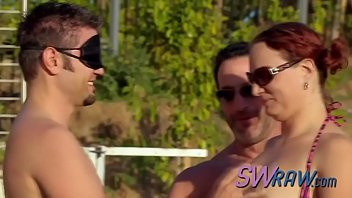Play Swinging from one swinger to another one