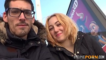Play Exhibitionist couple has a fucking-spree in the mall