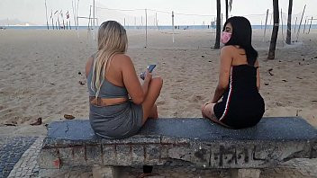 Play Sacanagem em Copacabana Novinha Lunna Real e Monique Lopes com Dj Jump