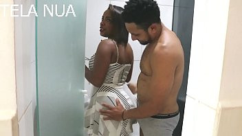 Play MAIS UMA NEGRA RABUDA QUERENDO FUDER COM UM ATOR PAUZUDO com SAMIRA FERRAZ vs MR.ROLA (Continua no RED)