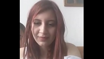 Play Kardesine memelerini elleten kiz canli yayinda emsalonline com
