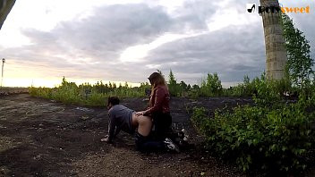 Play ПУБЛИЧНО ТРАХНУЛА СВОЕГО МАЛЬЧИКА НА КРЫШЕ ЗАБРОШКИ using cum lube