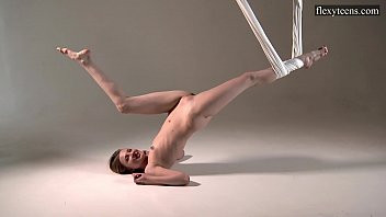 Play Dressed up gymnastics by Sofia Zhiraf