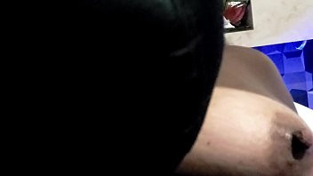 Play #2 REAL CASEIRO - ESPOSA GEME GOSTOSO SENDO MAMADA POR DOIS, PELO CORNO E UM NEGRO