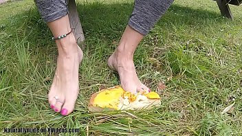 Play Feet crush cake on the lawn - sexy pink toe nails and sticky toes