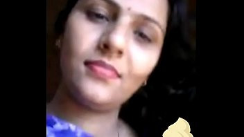 Play Reena bhabi showing big boobs to bf