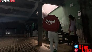 Play Novinha pediu pizza e deu pro entregador &comma; Com Melissa ninfetinha e Lipe Louco