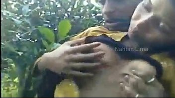 Play Desi couple sex in jangal