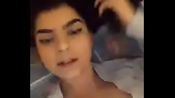 Play Hot periscope girl flashing tits