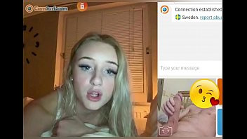 Play Flashing girls on cam