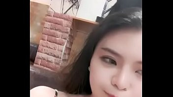 play 骚气妹子理发店勾引小哥啪啪
