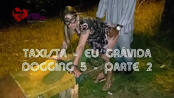 Play Novinha casada e grávida sendo enrabada pelo taxista dotado em outra praça, ele força o pau grande na garganta profunda, a safada engole a força toda porra dele e do corno do marido - Cristina Almeida - Dogging 5 &vert; Parte 2/2