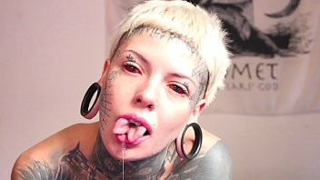 Play Spit fetish by Mari Zombie