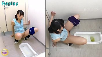 Play SL-332 [#1] &vert; Peeing pleasures in the toilet of women’s athlete club! Hard piss streams released with great power and momentum.