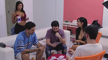 Play LUNNA VAZ LEVANDO LEITINHO NO BURACO