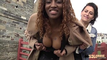 Play Tatiana blackette timide essaye la sodomie