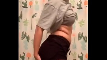 Play Loirinha gostosa se exibindo no periscope