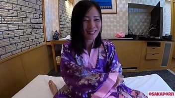 Play 41歳人妻が花魁浴衣で乱れまくり騎乗位。開放的野外フェラ立ちバックに恥じらいオナニー。普通系和風セックスレス浮気奥様不倫しちゃっていいんですか？若熟女モノ。フェラ 正常位 騎乗位 シャワーver～　OSAKAPORN